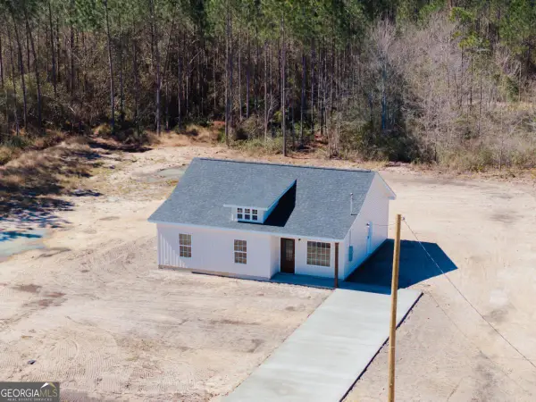 596 Beach Road, Baxley, GA 31513