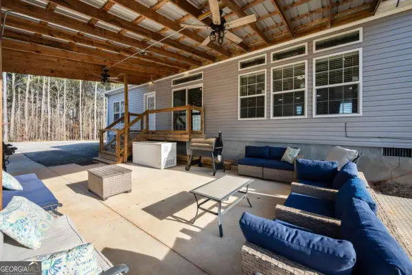 869 Simmons Road, Social Circle, GA 30025