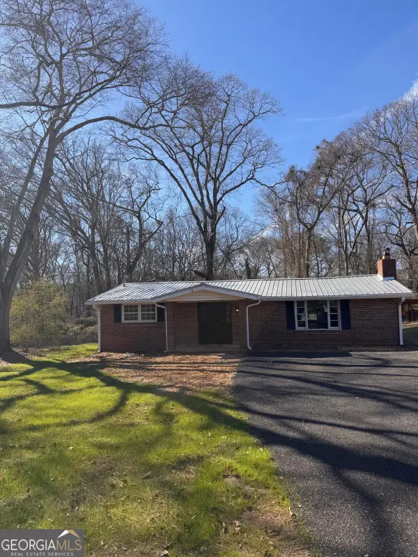 9 E Magnolia Drive, Newnan, GA 30263