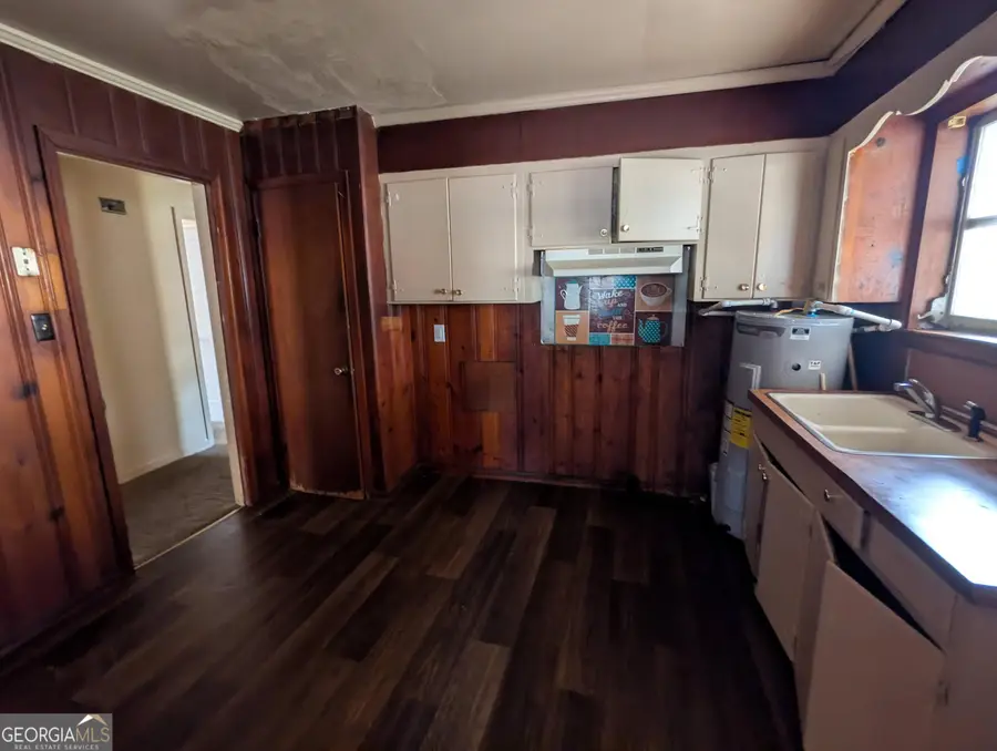 611 Whitney Avenue, Albany, GA 31701 - #3