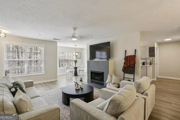 322 Streamside Drive, Roswell, GA 30076