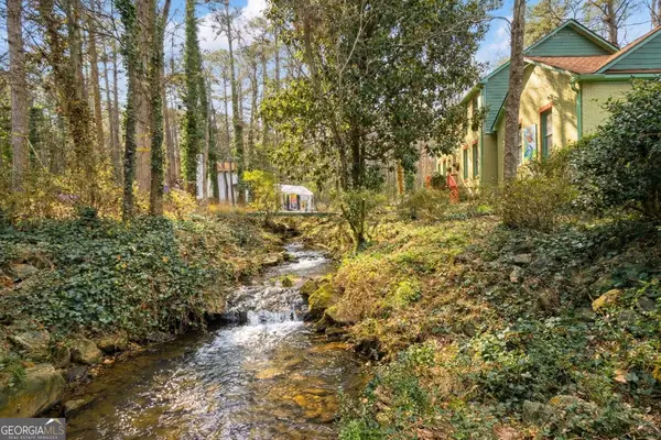 445 Longleaf Drive, Roswell, GA 30075