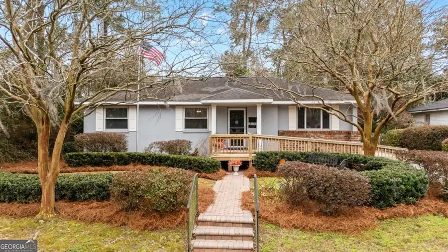 135 E Derenne Avenue, Savannah, GA 31405 - #2