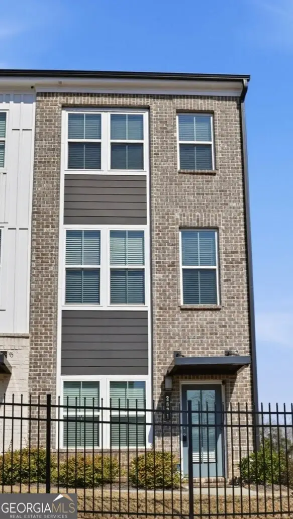 2631 Creekside Drive Nw, Atlanta, GA 30318 - #2