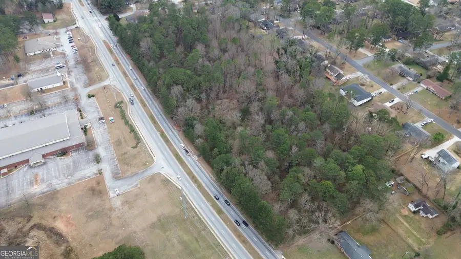 2424 Rockbridge Road, Stone Mountain, GA 30087 - #2