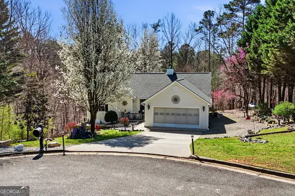 64 Pin Oak Lane, Ellijay, GA 30540