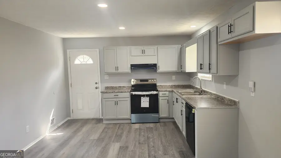 8423 Avalon Drive, Riverdale, GA 30274 - #3