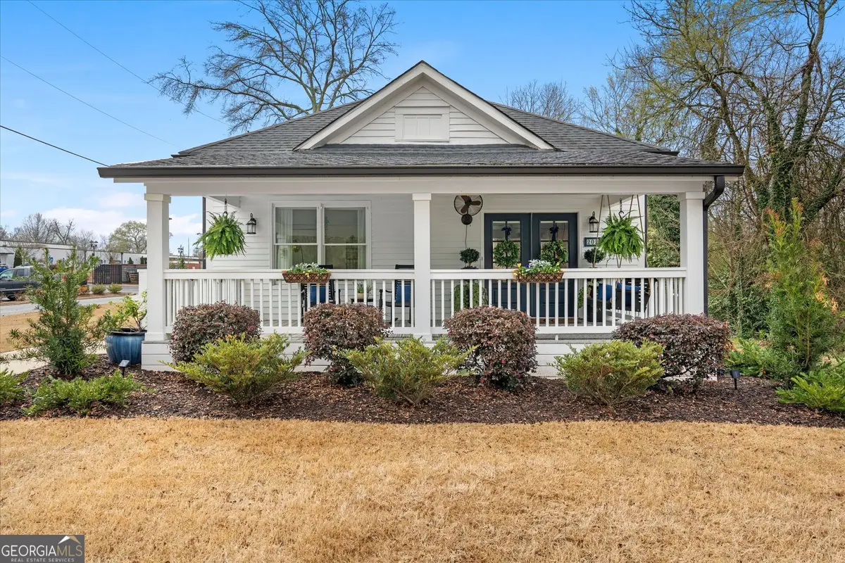 202 W Chandler Street, Carrollton, GA 30117 - #1