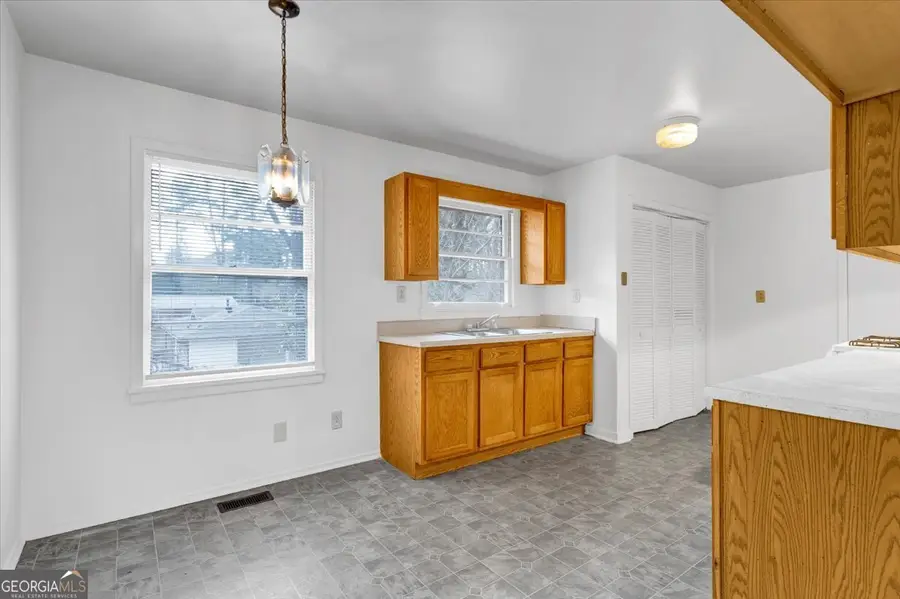 3272 Kingston Road Nw, Atlanta, GA 30318 - #3