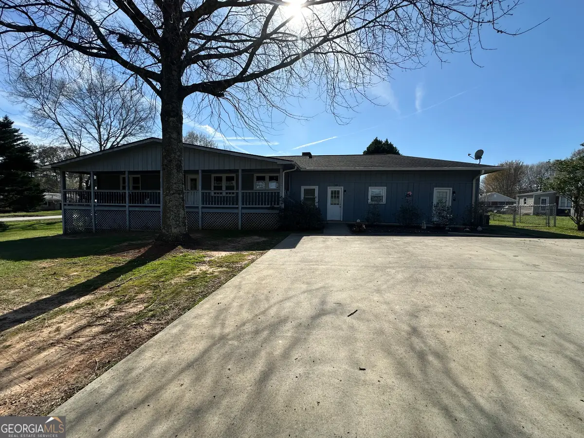 560 Lee Byrd Road, Loganville, GA 30052 - #1