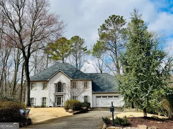 3373 Lake Crest Lane Ne, Roswell, GA 30075