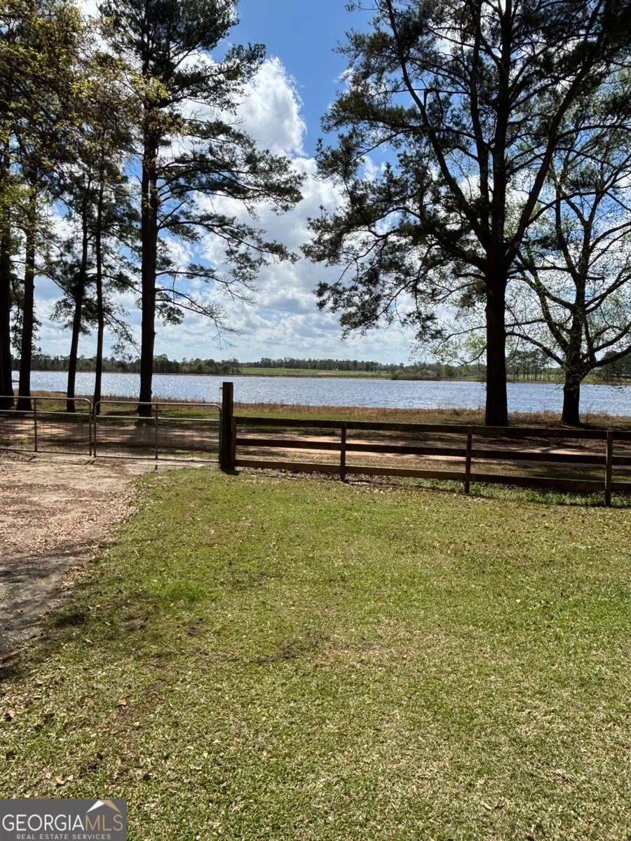 1565 East Lake Drive, Screven, GA 31560 - #2