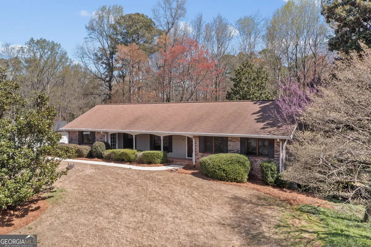1055 Hunterhill Drive, Roswell, GA 30075 - #1
