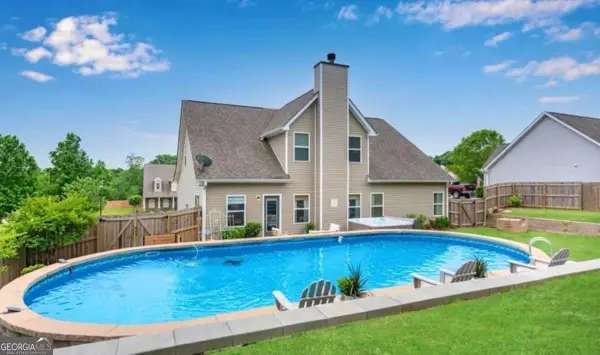 5645 Wooded Valley Way, Flowery Branch, GA 30542