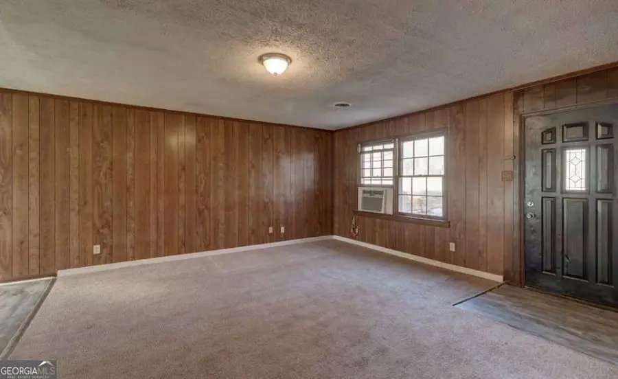 107 Oakwood Circle, Griffin, GA 30223 - #2