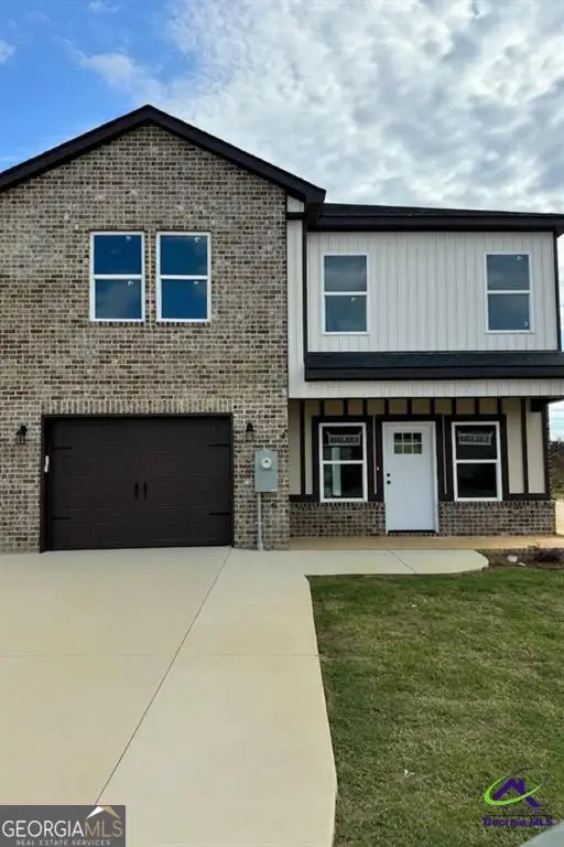 262 Beau Claire Circle, Byron, GA 31008