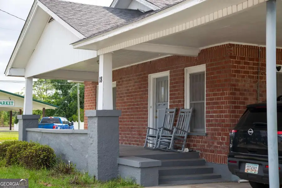 18 S Thomas Street, Baxley, GA 31513 - #2