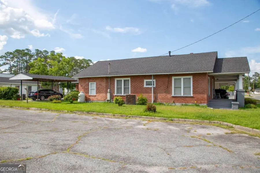 18 S Thomas Street, Baxley, GA 31513 - #3