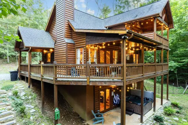 307 Bent Wood Lane, Blue Ridge, GA 30513