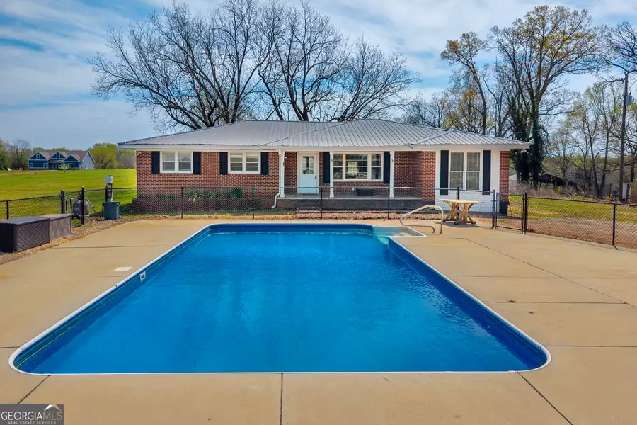 821 Highway 323, Gillsville, GA 30543 - #2