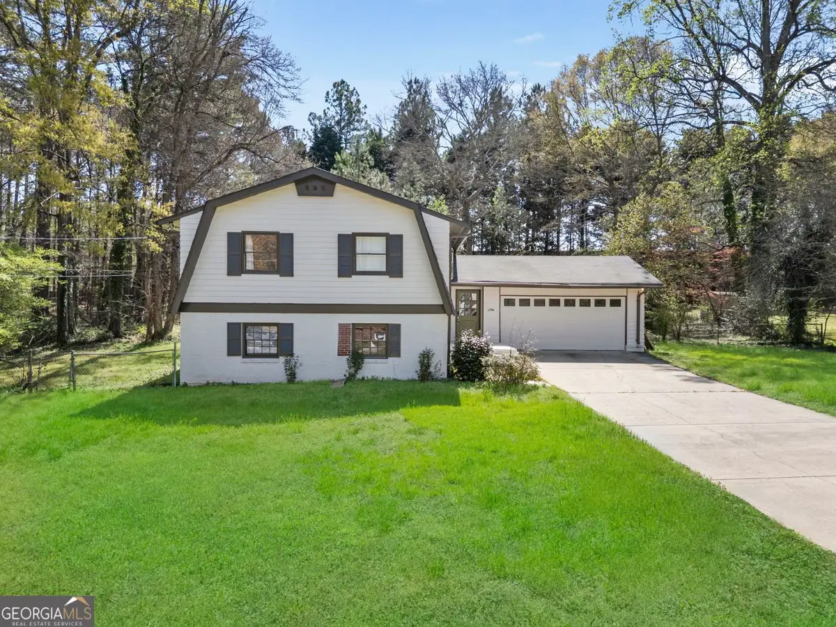 1296 Mohawk Drive Nw, Lawrenceville, GA 30043 - #1