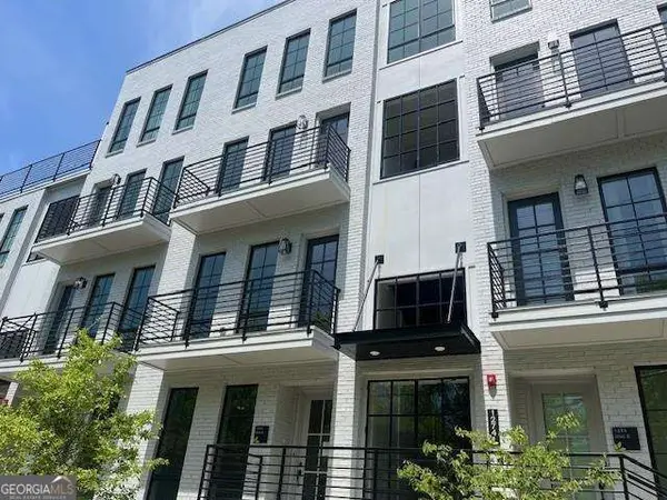 990 Bibbs Circle Nw #32, Atlanta, GA 30318