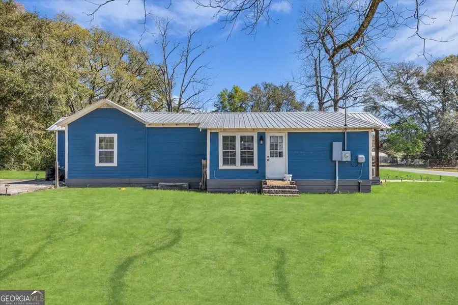 424 Gilford Street, Jesup, GA 31546 - #2