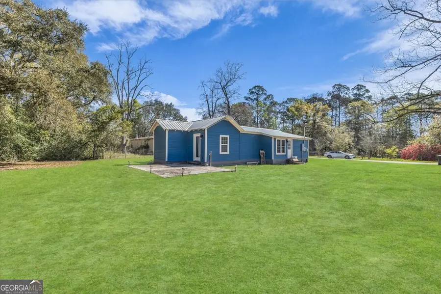 424 Gilford Street, Jesup, GA 31546 - #3
