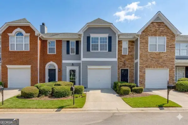 6245 Shoreview Circle, Flowery Branch, GA 30542