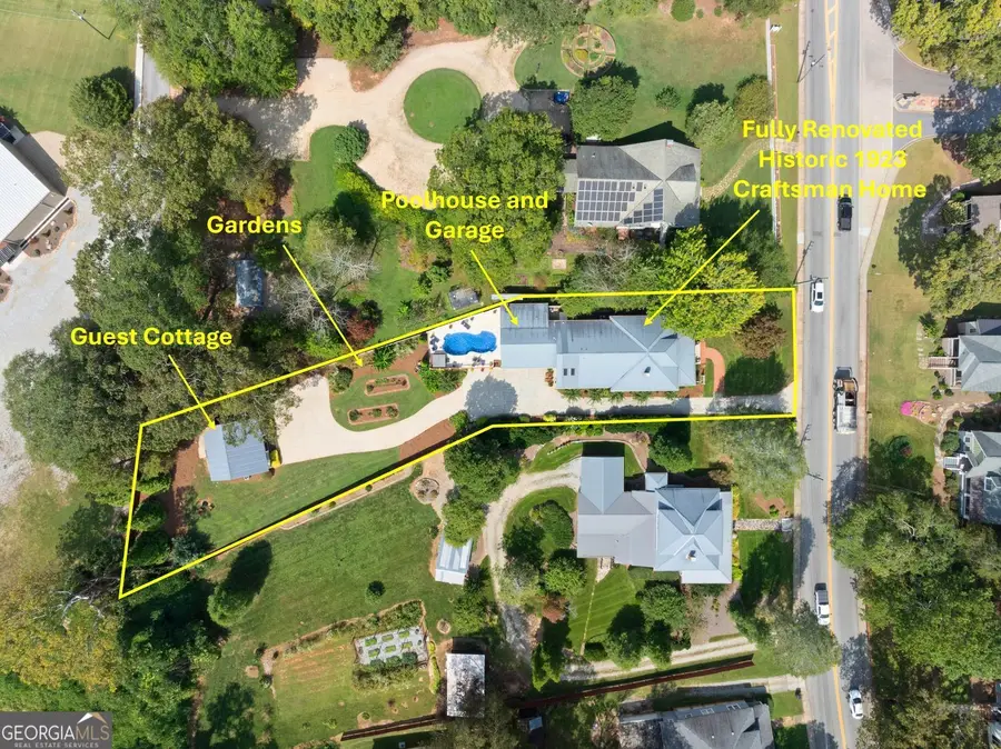 745 Washington Street, Clarkesville, GA 30523 - #2
