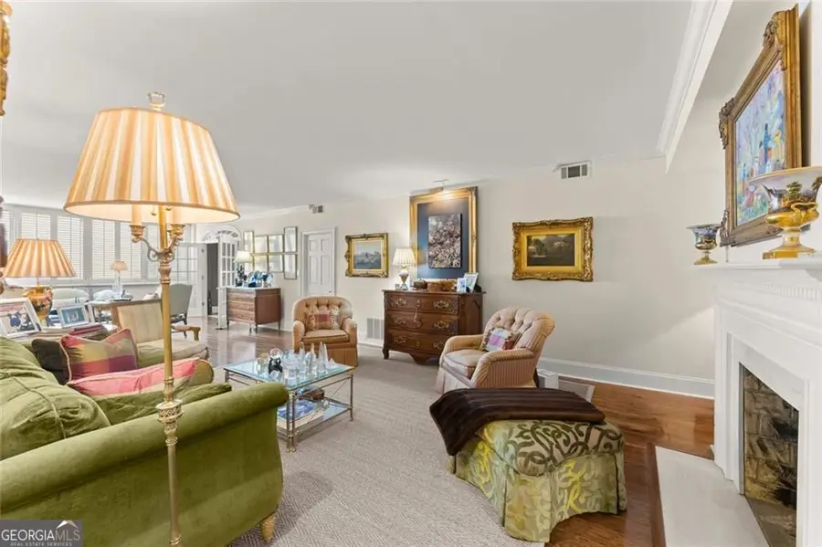 2734 Peachtree Road Nw #C301, Atlanta, GA 30305 - #3