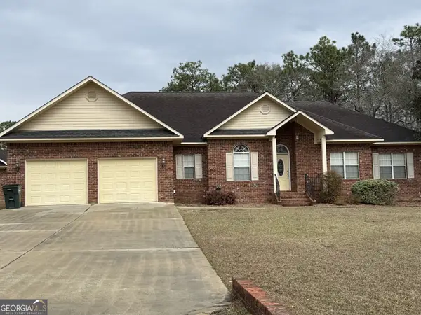 102 Oak Circle, Glennville, GA 30427