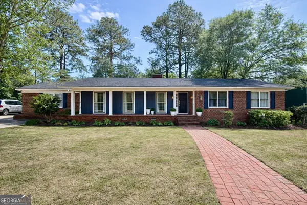 221 S College Street, Metter, GA 30439