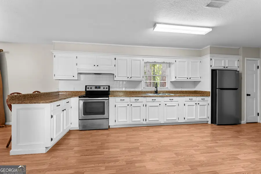 91 Peagler Street, Homerville, GA 31634 - #3