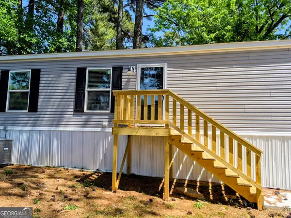 11 Club Circle, Ellenwood, GA 30294