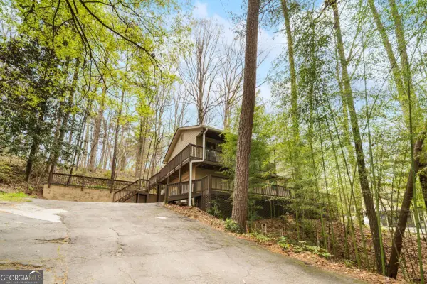 5121 Heather Road Se, Smyrna, GA 30082