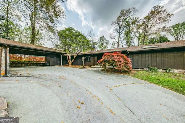 378 Hillside Drive Nw, Atlanta, GA 30342