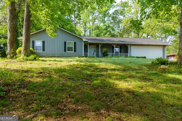20 Lakeside Drive, Ellenwood, GA 30294
