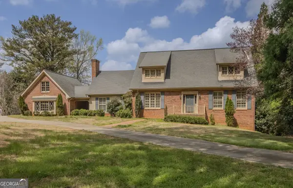 2265 Castle Lake Drive, Tyrone, GA 30290