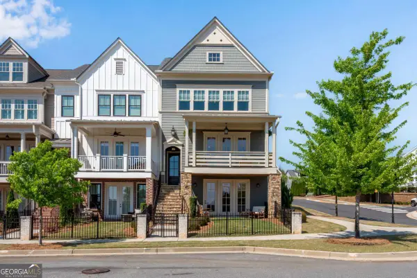 917 S On Main Drive, Woodstock, GA 30188