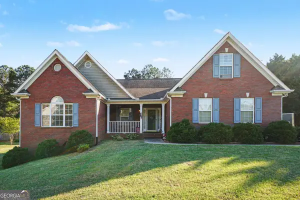 1405 Shiloh Oak Drive, Loganville, GA 30052