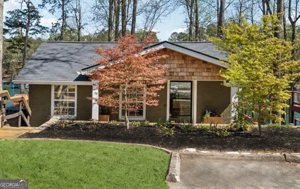 6337 Lakeview Drive, Buford, GA 30518