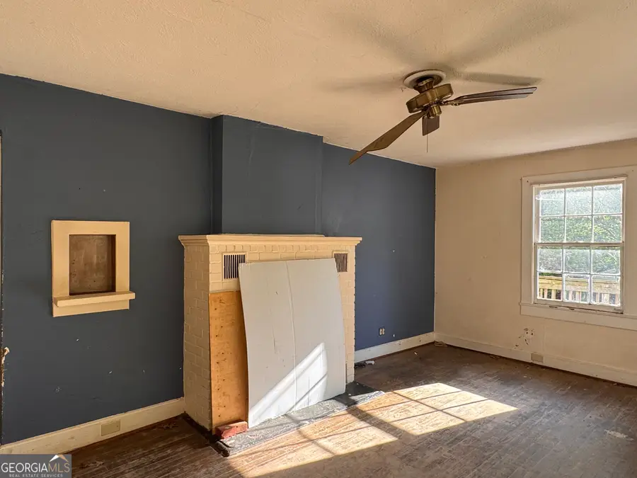 699 NW Hillcrest Drive, Gainesville, GA 30501 - #3