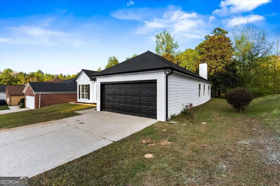 10322 Deep Creek Cv, Fairburn Union City, GA 30291 - #3