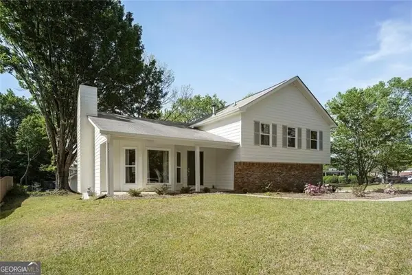 11 Parkmont Drive, Roswell, GA 30076