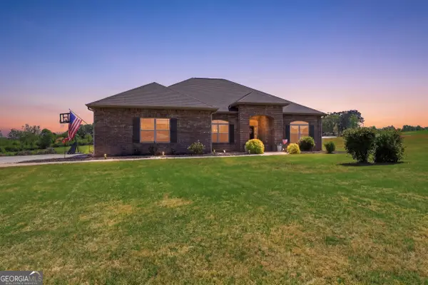 5912 Wauka Mountain Springs Drive, Clermont, GA 30527