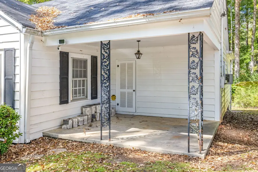 395 E Louise Street, Clarkesville, GA 30523 - #3