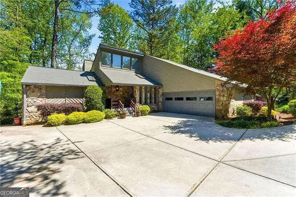 4221 Burns Heritage Trail Ne, Roswell, GA 30075