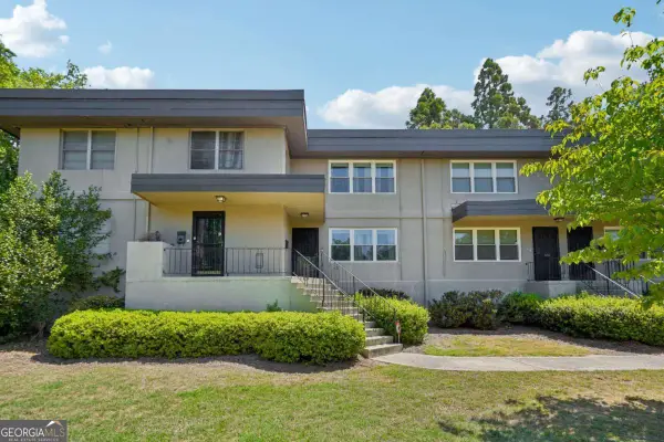 284 Lakemoore Drive Ne #B, Atlanta, GA 30342