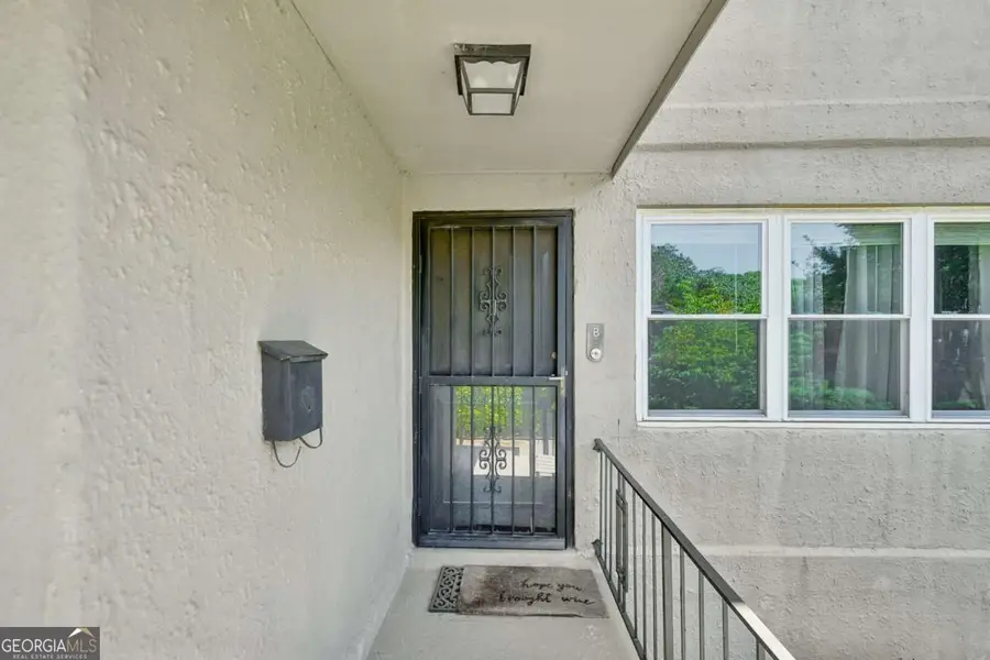 284 Lakemoore Drive Ne #B, Atlanta, GA 30342 - #2